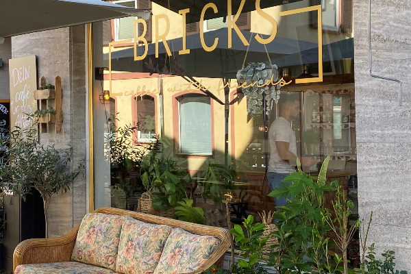 Bild 1 von BRICKS Café